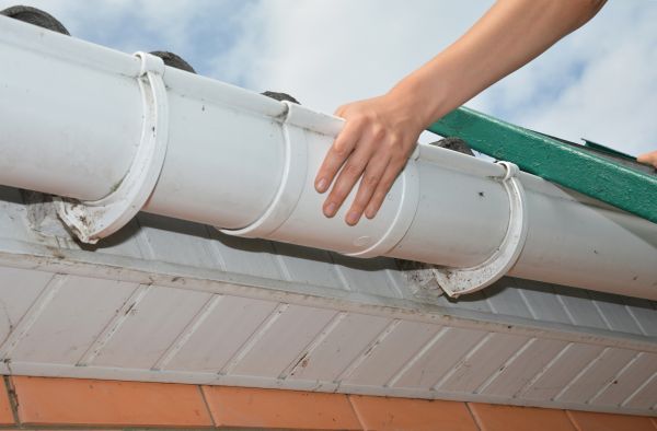 Gutter Reattachment in Jefferson